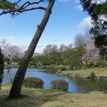 Jardin du sanctuaire Heian-jingu près du Canal Okazaki
