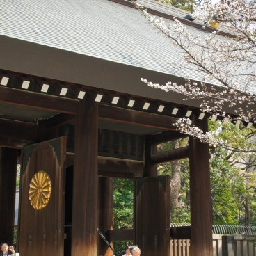 Sanctuaire Yasukuni à Tokyo, Porte principale 2