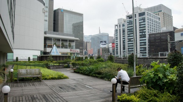 Kotsu Kaikan Coline (Tokyo), Vue sur la terrasse arborée 2
