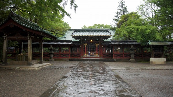 Nezu-jinja (Tokyo), Porte Karamon