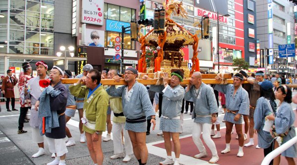 Fukuro Matsuri à Ikebukuro (Tokyo), procession de mikoshi 3