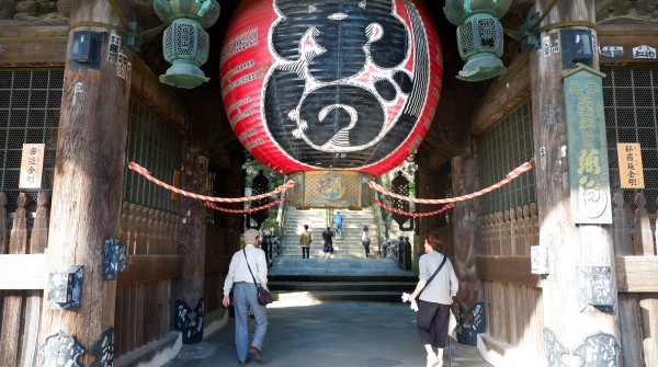 Lanterne de la porte Niomon du Narita-san