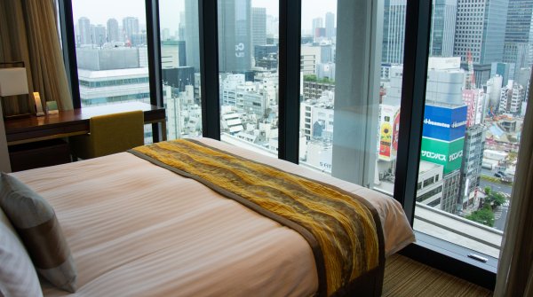 Lit avec vue de l'appartement Une chambre Deluxe Oakwood Premier Tokyo