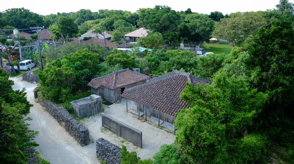 Village préservé de Taketomi vu depuis le café HaaYa Nagomi 2