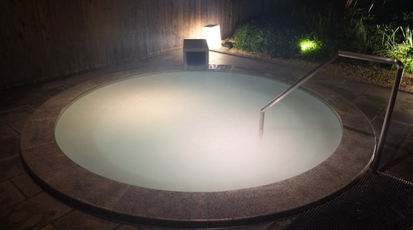 Shiojitei (Toba), bain aux perles Mikimoto (Pearl Aurora Bath) en plein air