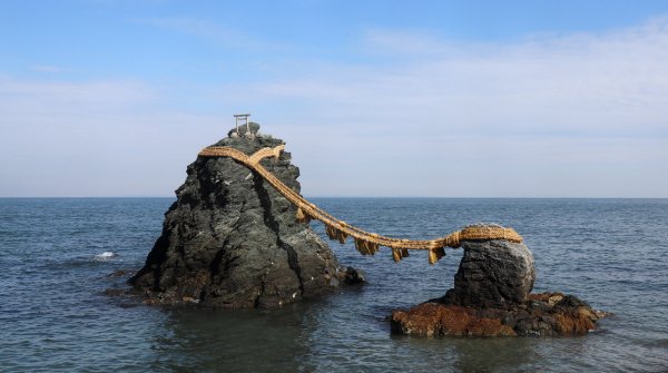 Meoto Iwa (Ise), les Rochers mariés du sanctuaire Futami Okitama 2