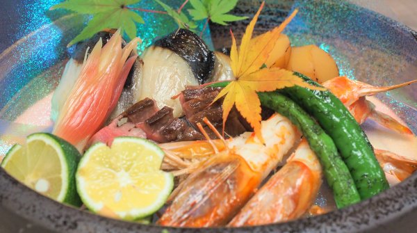 Shinon Washoku Senryu (Osaka), présentation des ingrédients de saison servis au restaurant