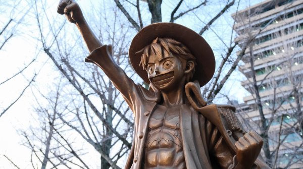 Pèlerinage One Piece à Kumamoto (Kyushu), statue de Luffy dans le centre-ville