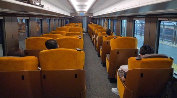 Train régional entre Asakusa et Nikko, Tobu Limited Express Spacia X, voiture avec sièges réservés