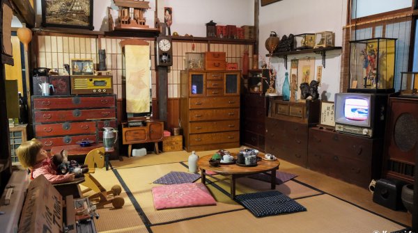 Takayama Showa-kan (Hida-Takayama), Reproduction d'un salon familial avec jouets d'enfants