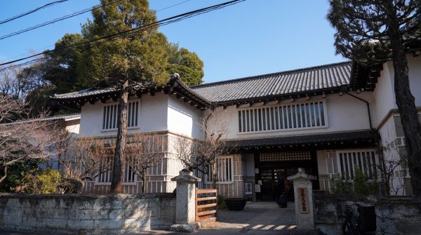 Musée d'Artisanat folklorique japonais (Mingeikan, Tokyo), Bâtiment principal