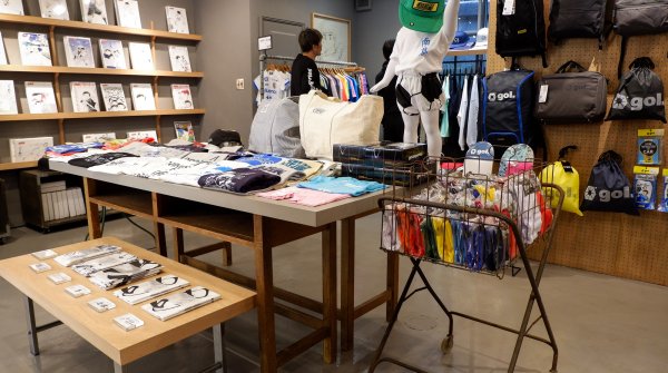 gol. STORE TSUBASA Kichijoji (Tokyo), aperçu de la boutique de vêtements de football