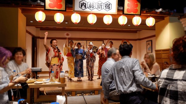 Tokyo Festival Restaurant - Bon Dance Izakaya (Kabukicho), dîner-spectacle autour des matsuri et danses Bon Odori