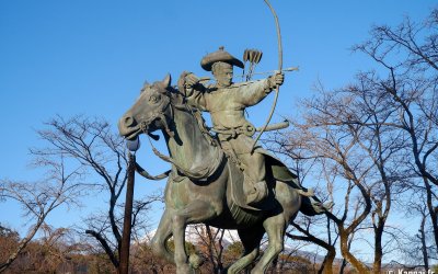 Fujisan Hongu Sengen Taisha (Fujinomiya), statue de Minamoto no Yoritomo à cheval