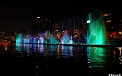 Osaka River Fantasy, spectacle de fontaines Water and Light Fountain Show sur la rivière Okawa