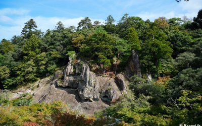 Nata-dera (Ishikawa), Vue d'ensemble sur Kigan Yusenkyo et les torii du sanctuaire Inari