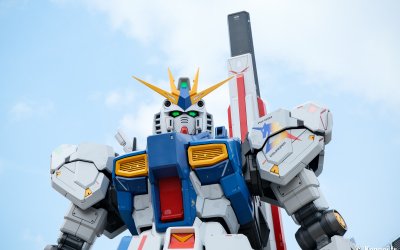 LaLaport Fukuoka, buste de la statue RX-93ff ν (Nu) Gundam
