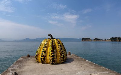 Naoshima, Benesse House, Œuvre Pumpkin by Yayoi Kusama