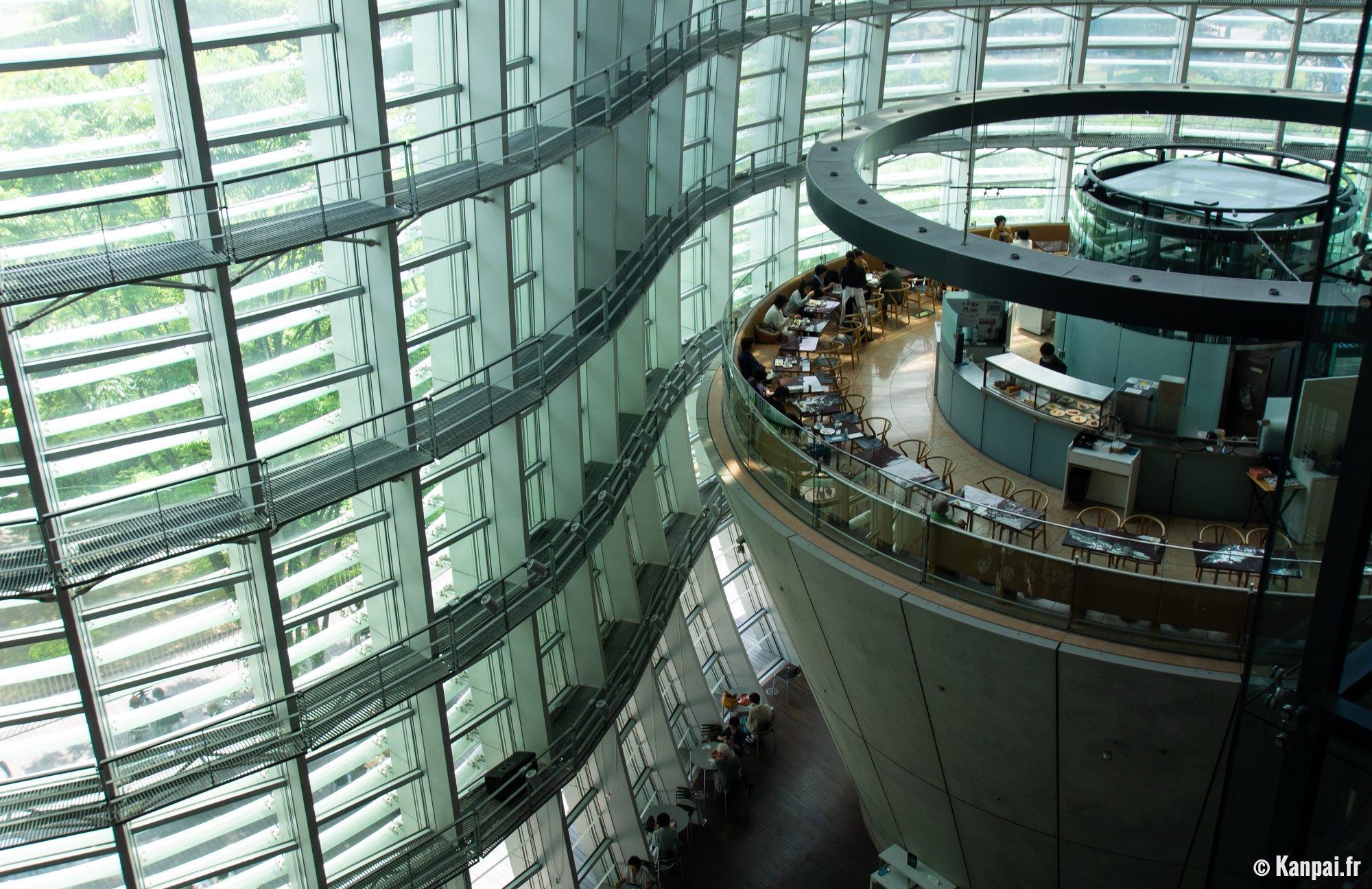 Centre national des Arts de Tokyo - L'esthétique moderne aux lignes courbes