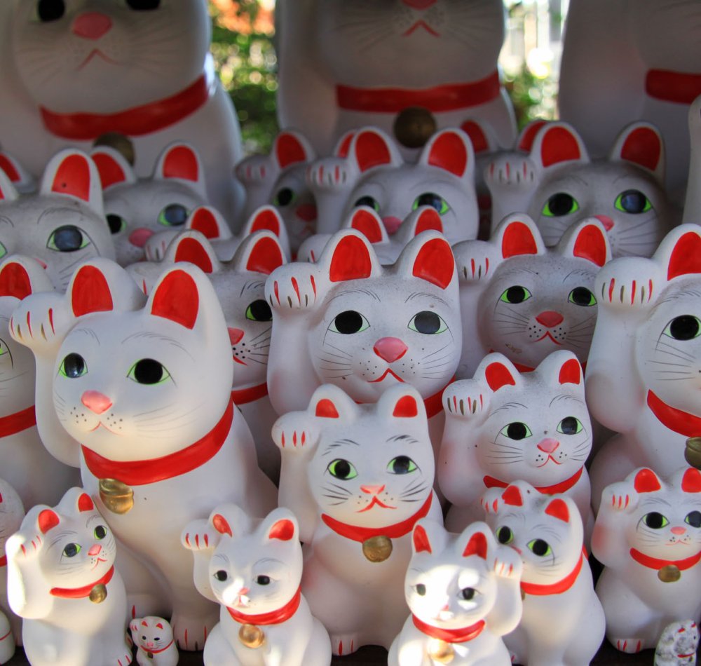 Gotoku-ji (Tokyo), Exposition de statuettes de chats Maneki-Neko