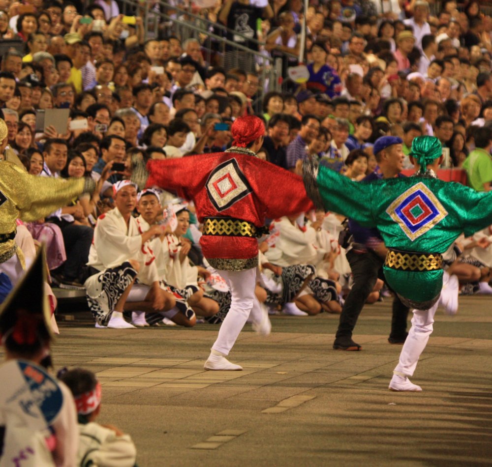 Festival Awa-odori à Tokushima (Shikoku), Groupe de danseuses Festival Awa-odori à Tokushima (Shikoku), Groupe de danseuses