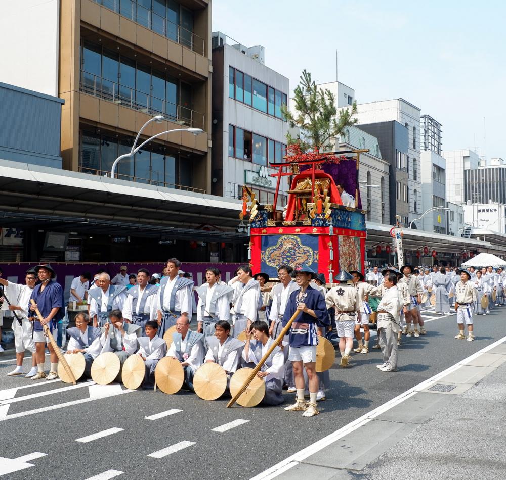 Défilé de chars au Gion Matsuri de Kyoto