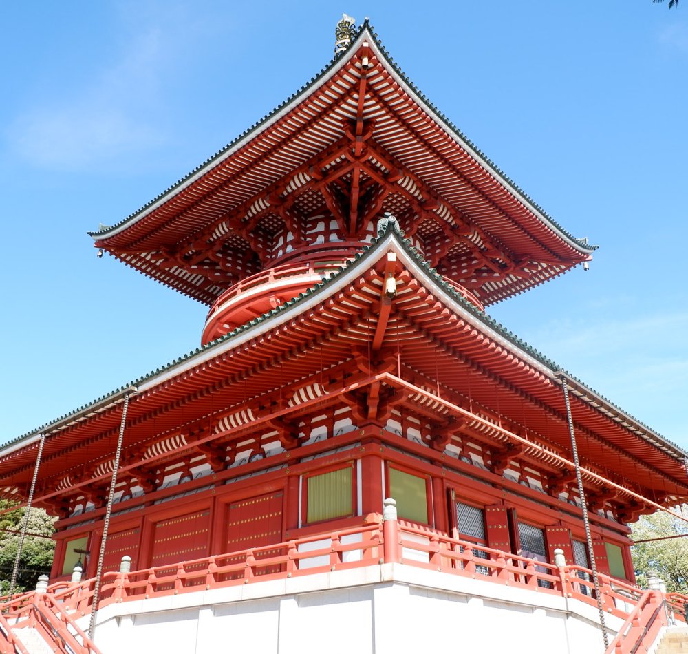 Lanterne de la porte Niomon du Narita-san Lanterne de la porte Niomon du Narita-san