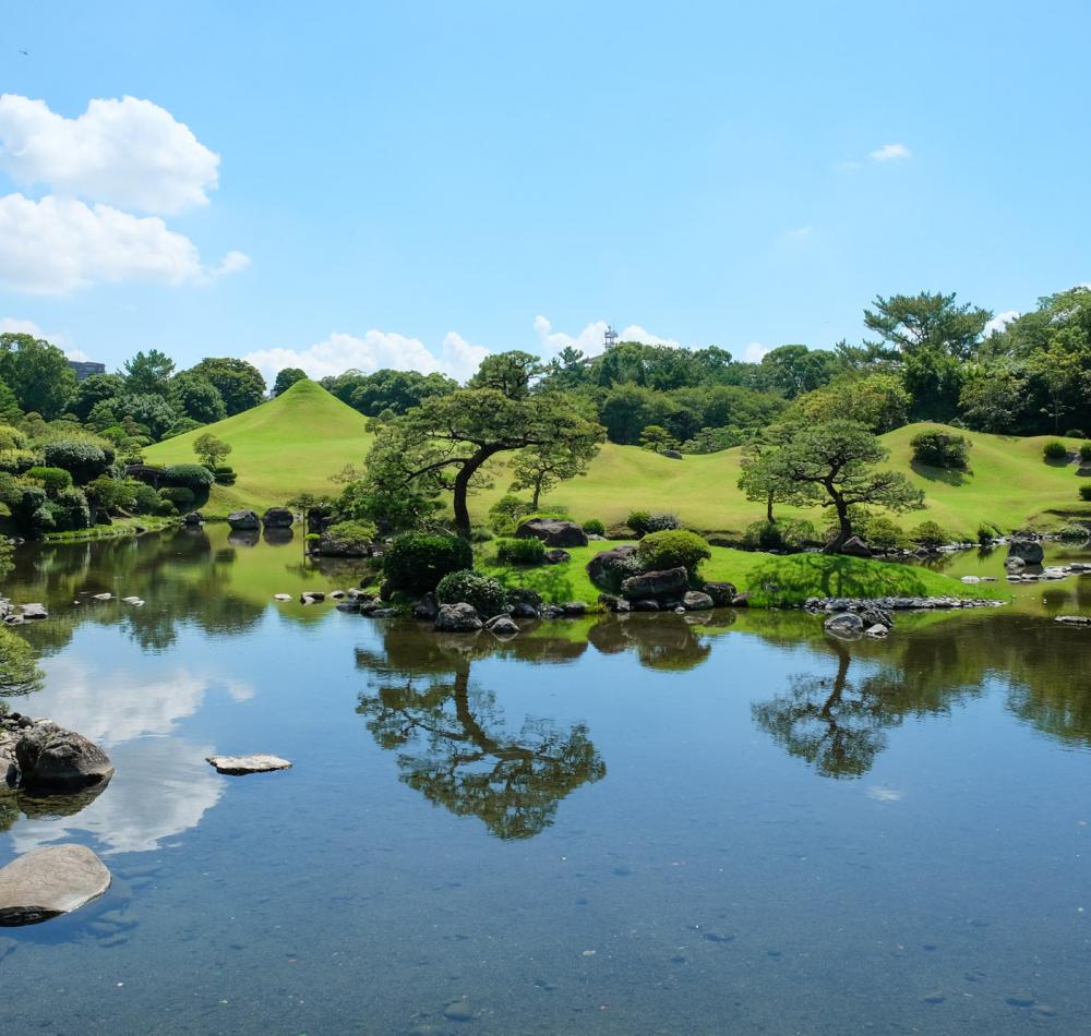 Vue sur le jardin Suizen-ji Joju-en depuis la maison de thé