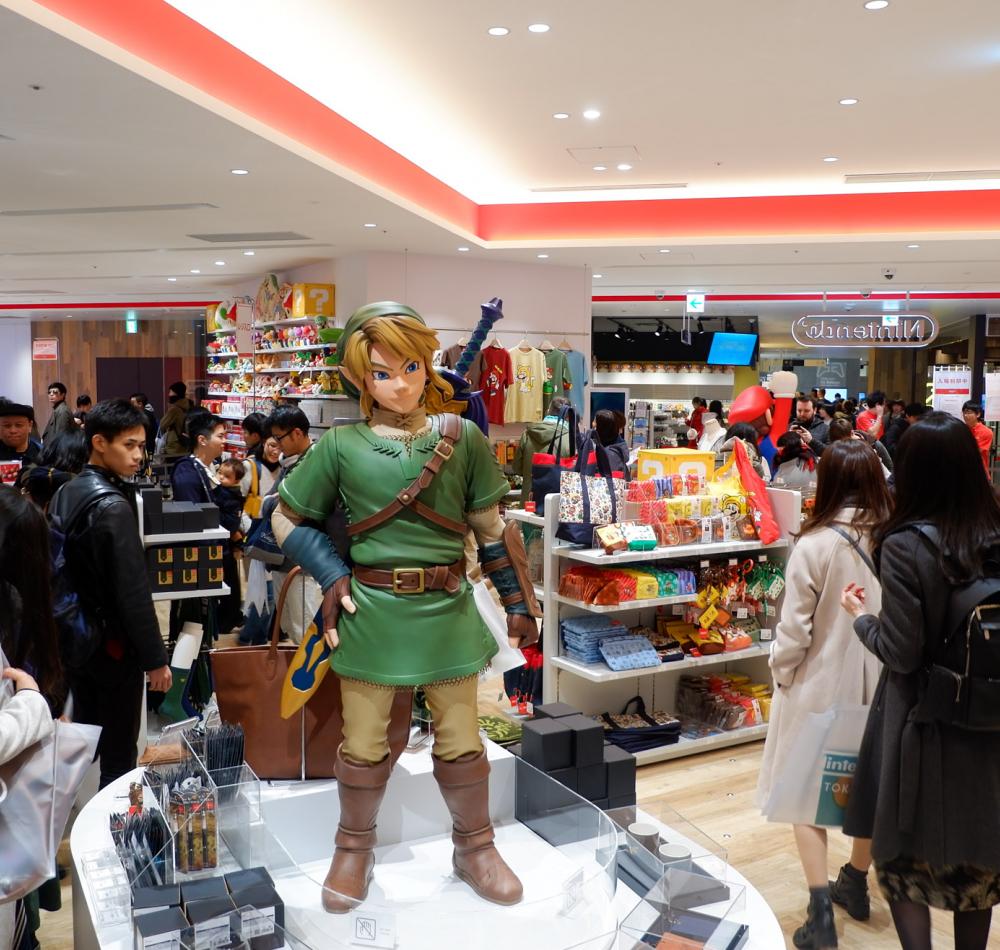 Magasin Nintendo TOKYO et statue Link au Shibuya PARCO