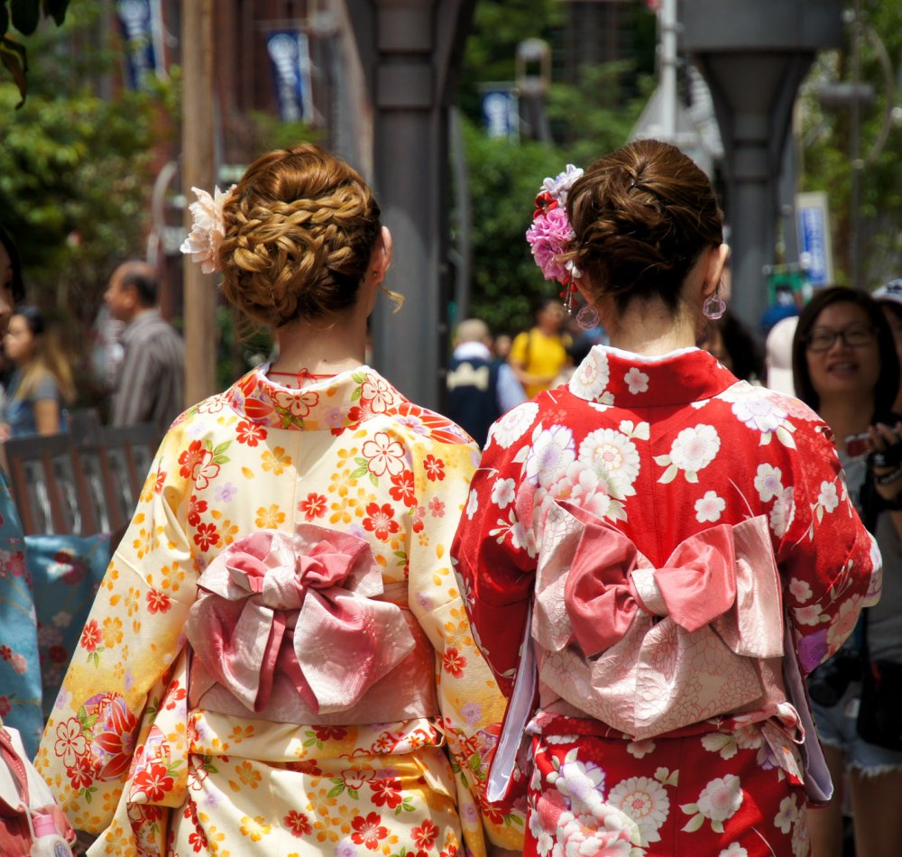 Sanja Matsuri, parade de mikoshi au Senso-ji Sanja Matsuri, parade de mikoshi au Senso-ji