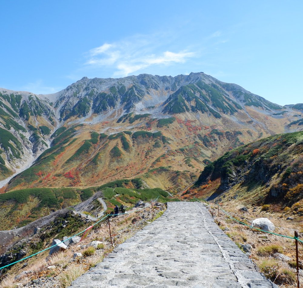 Matsumoto, vue sur les Alpes japonaises et le château