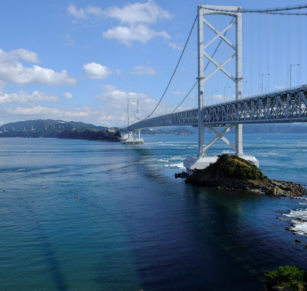 Awaji, vue sur le littoral au nord de l'île depuis Michi-no-Eki Awaji