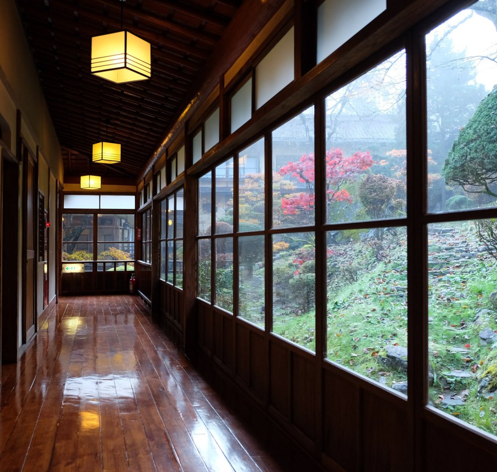 Higashiyama Onsen Mukaitaki, façade du ryokan traditionnel Higashiyama Onsen Mukaitaki, façade du ryokan traditionnel
