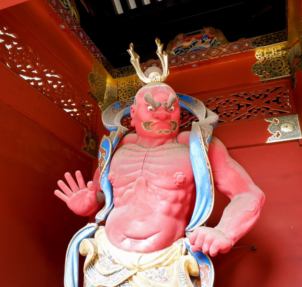 Taiyuin (Nikko), porte Yashamon vue de derrière Taiyuin (Nikko), porte Yashamon vue de derrière