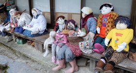 Kakashi no Sato, épouvantails à l'arrêt de bus