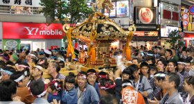 Fukuro Matsuri à Ikebukuro (Tokyo), procession de mikoshi
