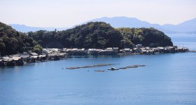 Ine (Kyoto), vue sur le village de pêcheurs au bord de l'eau
