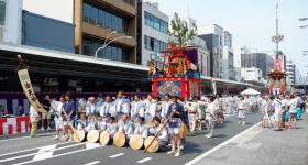 Défilé de chars au Gion Matsuri de Kyoto