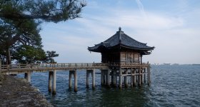 Pavillon flottant Ukimido du Mangetsu-ji à Otsu
