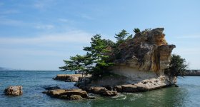 Awaji, vue sur le littoral au nord de l'île depuis Michi-no-Eki Awaji