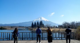 Lac Tanuki (Fujinomiya), vue sur le Mont Fuji en hiver