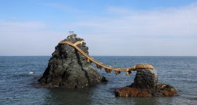 Meoto Iwa (Ise), les Rochers mariés du sanctuaire Futami Okitama