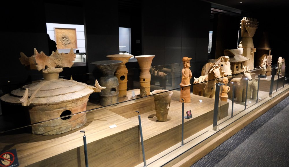 Mus&eacute;e de l&rsquo;universit&eacute; Kokugakuin (Shibuya, Tokyo), Collection de statuettes en terre cuite Haniwa